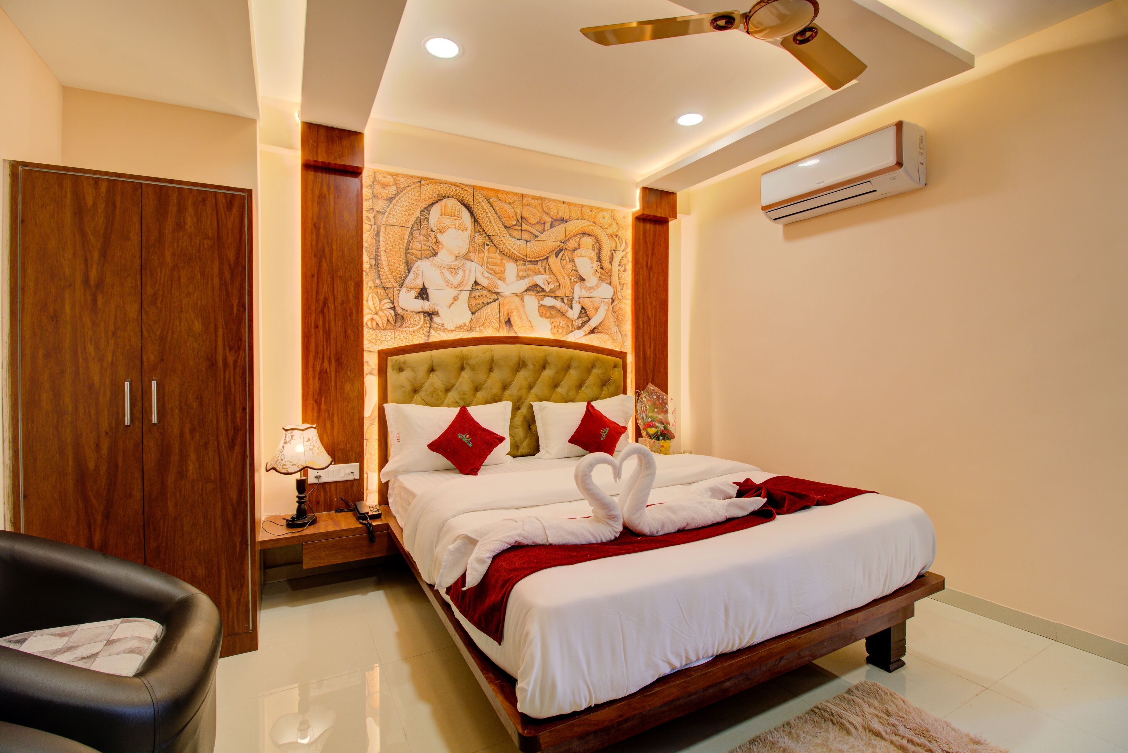 Deluxe Double Room, 1 Double Bed | Free WiFi, bed sheets