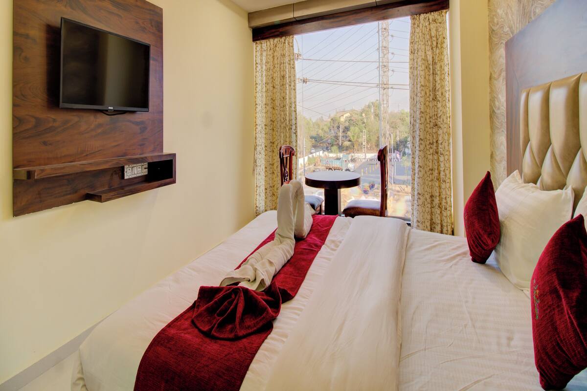 Standard Non Ac Room | WiFi (free), bed sheets
