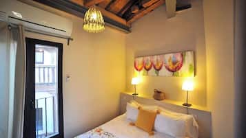 4 bedrooms, iron/ironing board, travel crib, free WiFi
