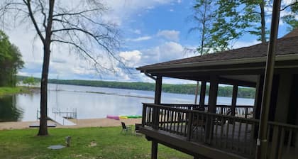 Cozy Lakefront Cottage: Snowmobile & ORV trails, great fishing, Hiking