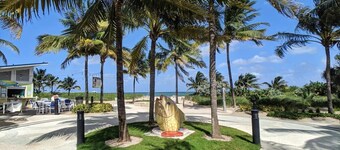 Ocean Breeze Villa 🏝️ 5 Minute Walk to Beach
