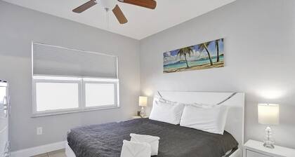 Ocean Breeze Villa 🏝️ 5 Minute Walk to Beach