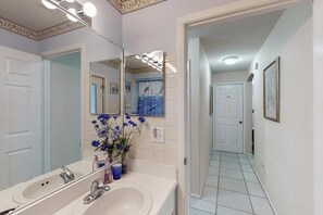 House, 3 Bedrooms | Bathroom