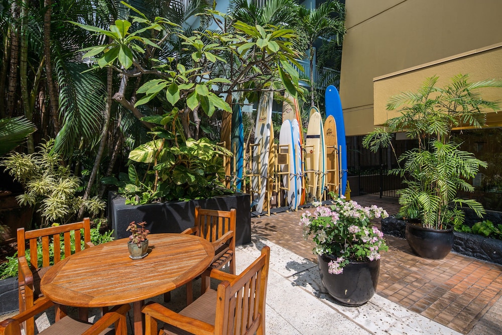 Bamboo Waikiki Hotel by null