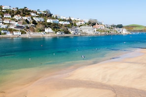 Beach - Stone cottage in central Salcombe sleeps 8  (Salcombe)