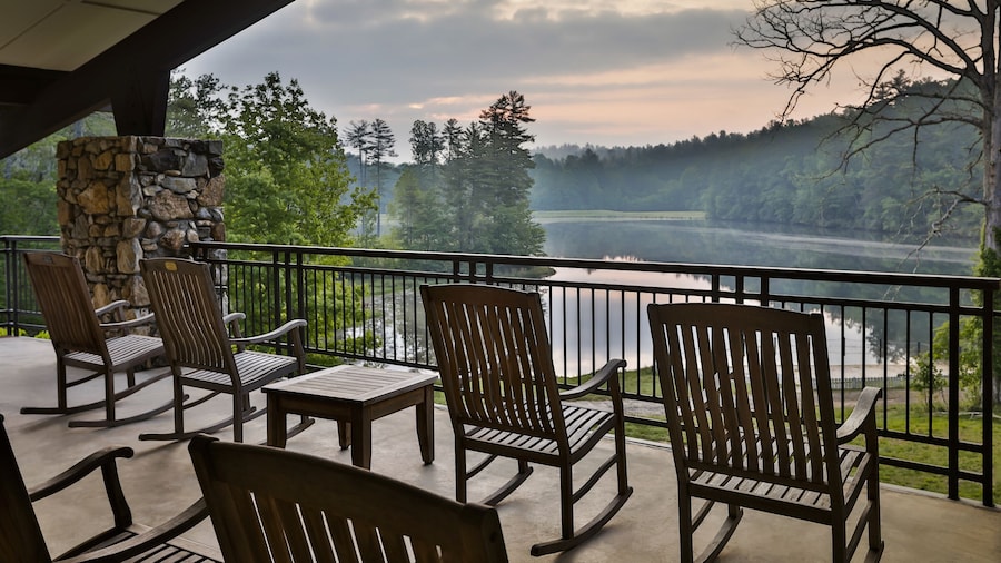 Kanuga Inn & Lodging