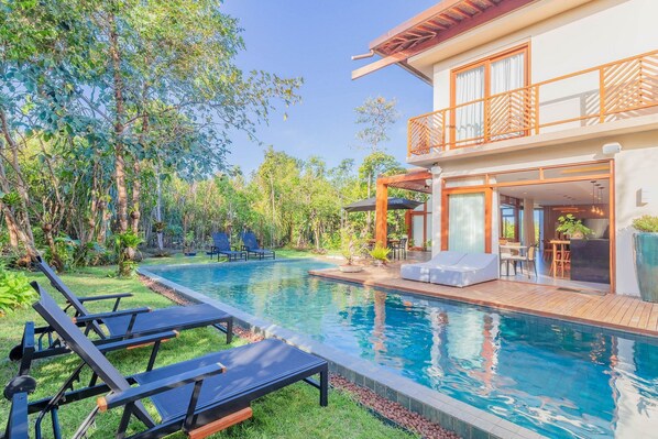 Chalet | Pool | Indoor pool, pool umbrellas, sun loungers