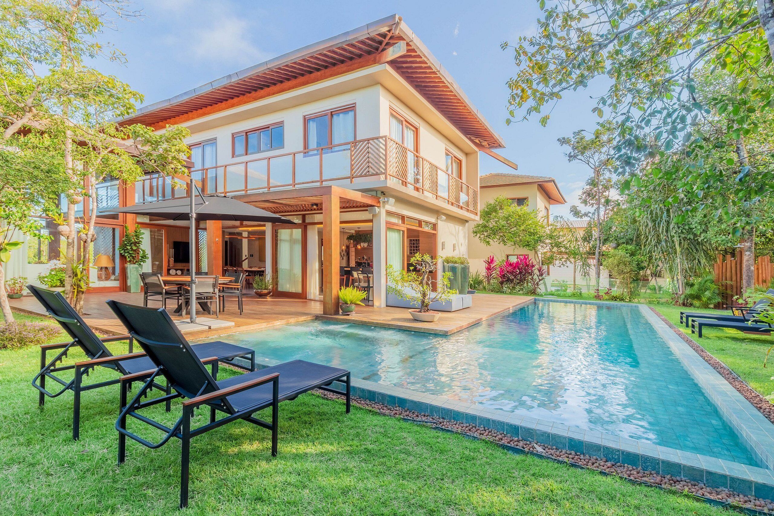 Chalet | Pool | Indoor pool, pool umbrellas, sun loungers