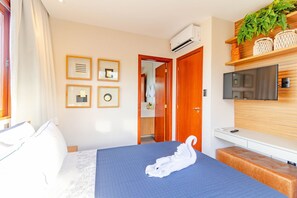 Chalet | 5 bedrooms, blackout drapes, iron/ironing board, free WiFi