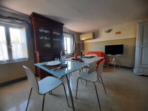 Dining - THE MEDIEVAL WALLS (Lucca)