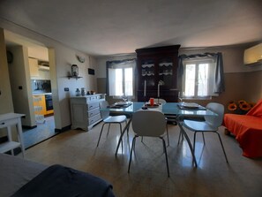 Dining - THE MEDIEVAL WALLS (Lucca)