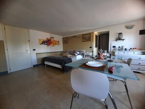 Interior - THE MEDIEVAL WALLS (Lucca)