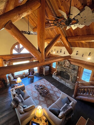 Quail Meadows Ranch Home, 32+ acres of land, spectacular views