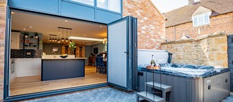 The Old Candle Shop - sleeps 4 guests  in 2 bedrooms