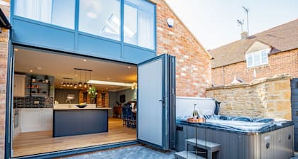 The Old Candle Shop - sleeps 4 guests in 2 bedrooms