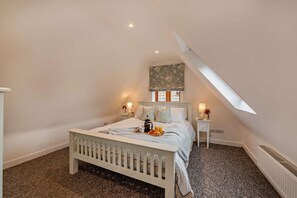 1 bedroom, hypo-allergenic bedding, WiFi, bed sheets