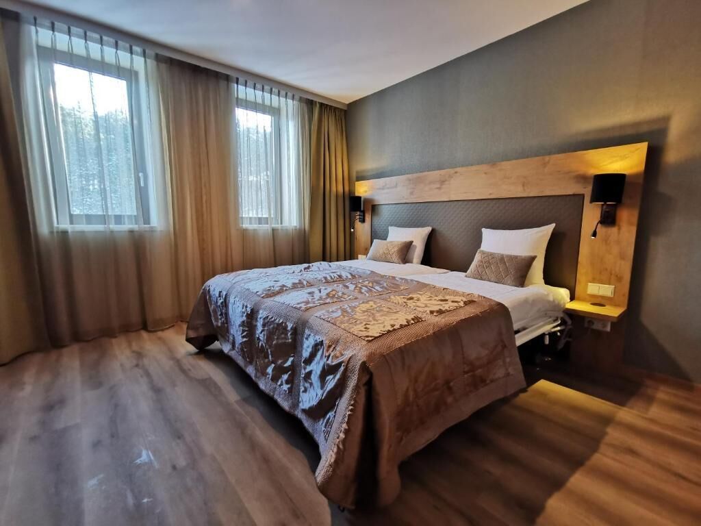 Peralatan tempat tidur premium, peti besi dalam bilik 