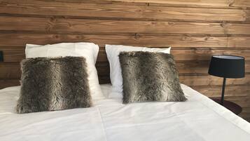 2 Schlafzimmer, Reisekinderbett, Bettwäsche