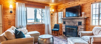 Cozy Clean Waterfront Cabin on Sugar Lake - Ice Fishing, Ski/Snowboard Nearby