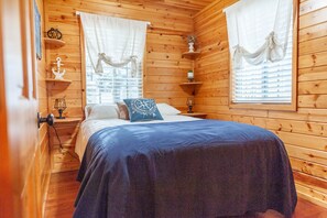 4 bedrooms, free WiFi, bed sheets