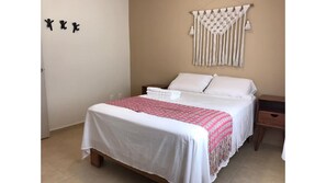 2 slaapkamers, een strijkplank/strijkijzer, gratis wifi, beddengoed