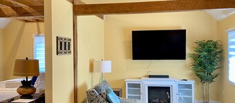 Ellie's Loft brand new downtown Nashville, IN!