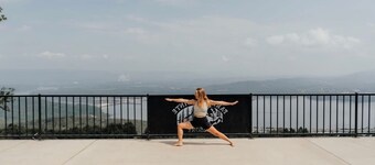 Pool Lodge with amazing views!