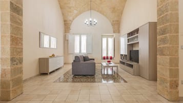 Fernseher, Tischtennisplatte