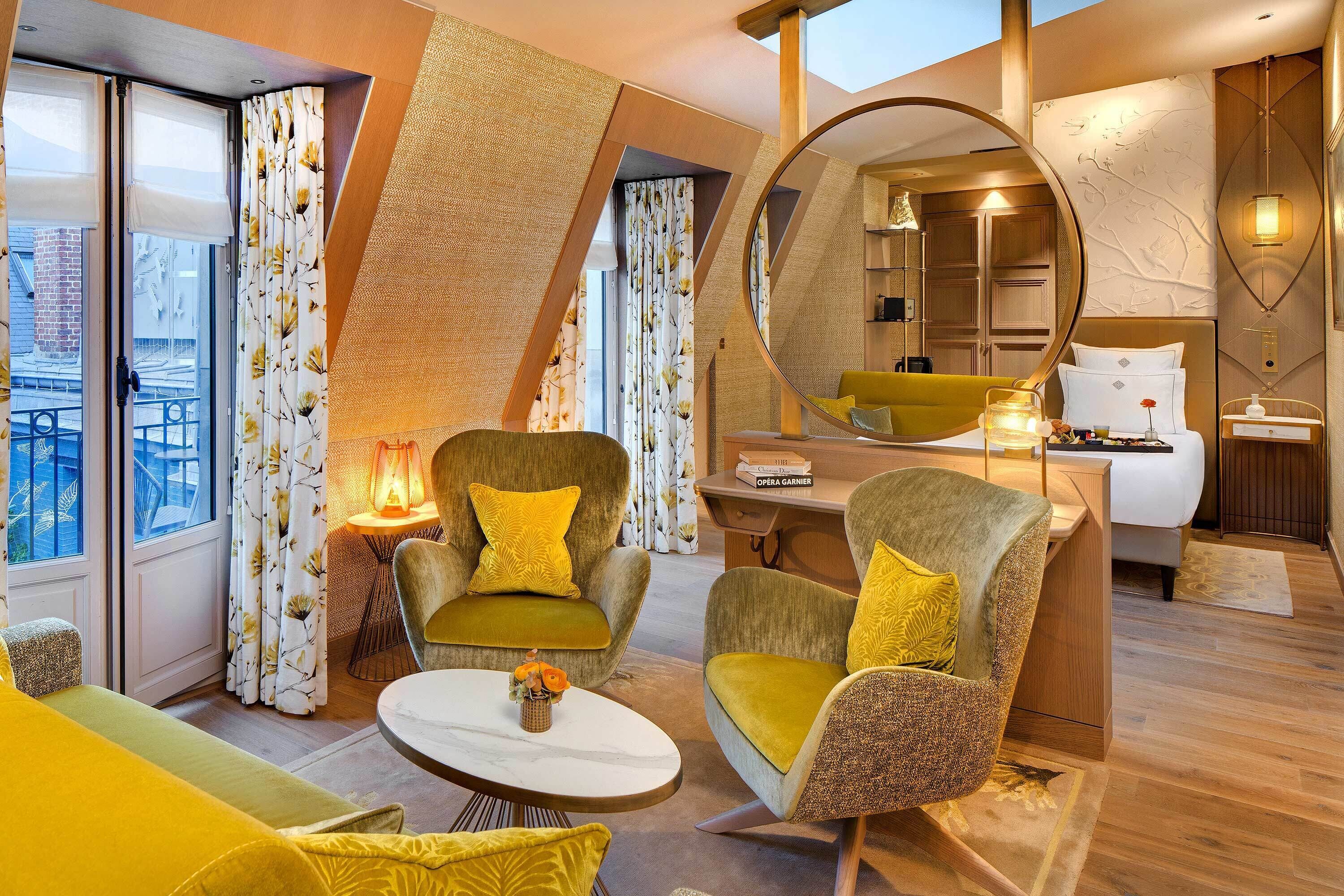 Junior Room | Peralatan tempat tidur premium, peti besi dalam bilik 