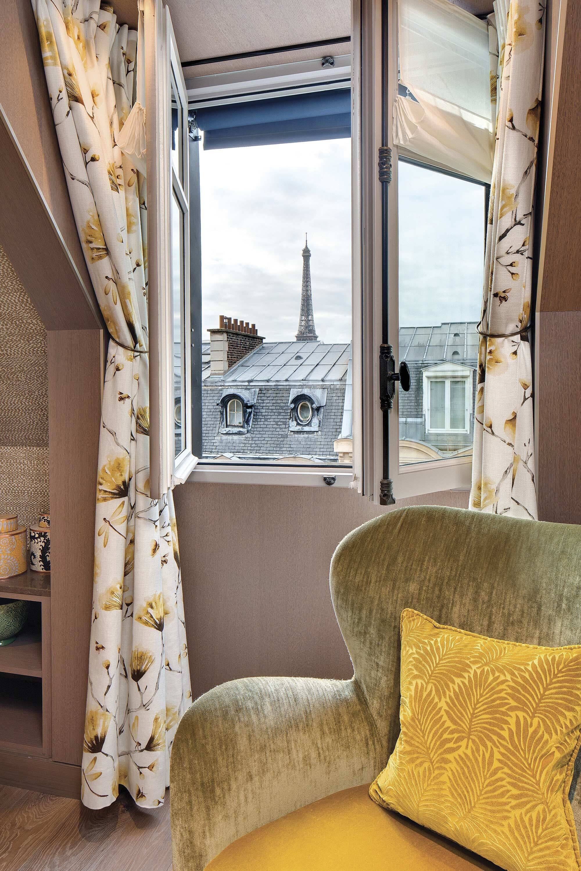 junior suite eiffel | view from room