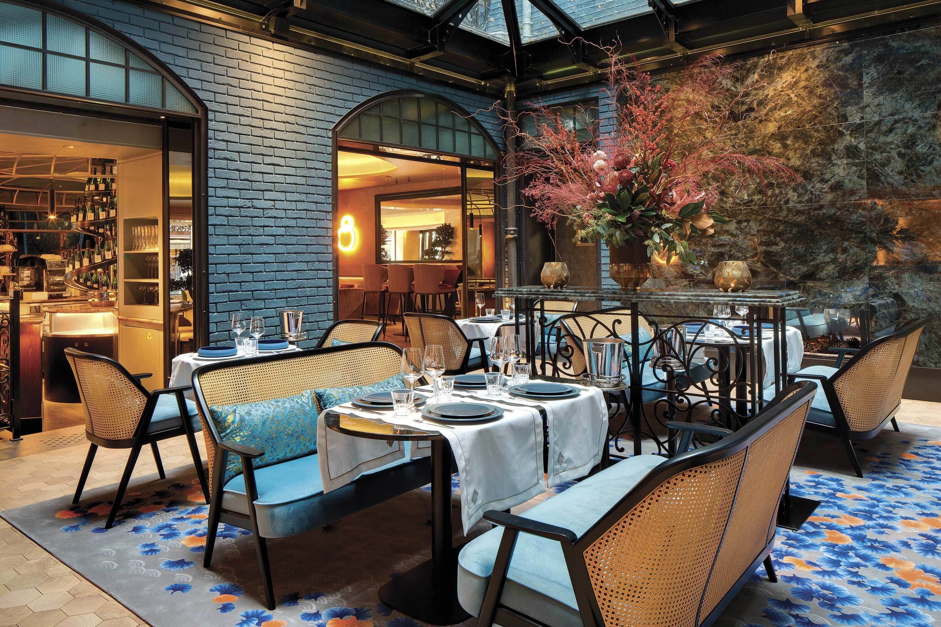 lunch and dinner served