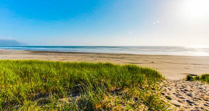Oceanfront condo - walk to beach & Gearhart Golf Links