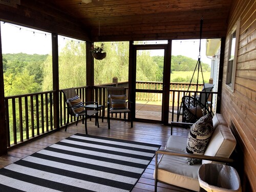 Spacious Five Bedroom Country Home Near Hermann MO