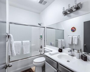 House (Via Escuela 2) | Bathroom - Via Escuela 2 (Palm Springs)