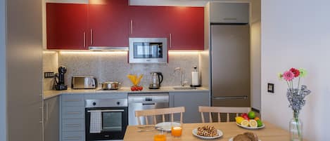 Standard Apartment, 2 Bedrooms | Private kitchen