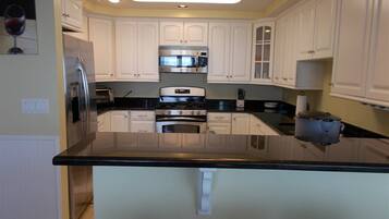 Condo (NW101 West Spruce Avenue, Unit 404) | Exterior