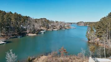 Skrifborð, vinnuaðstaða fyrir fartölvur, straujárn/strauborð