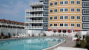 Condo (WC7701 Atlantic Avenue, Unit 304) | Alberca | Alberca al aire libre 