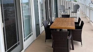 Apartment (WC7701 Atlantic Avenue, Unit 304) | Balkon
