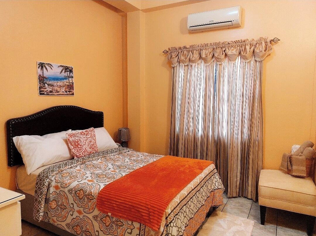 2 chambres, fer et planche à repasser, Wi-Fi gratuit, draps fournis