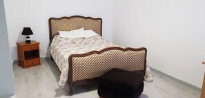 1 habitación, escritorio y wifi gratis