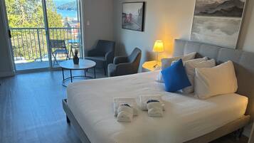 Premium bedding, iron/ironing board, free WiFi, bed sheets