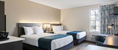 Bureau, espace de travail pour ordinateur portable, rideaux occultants