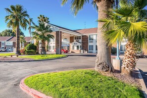 Khuôn viên nơi lưu trú