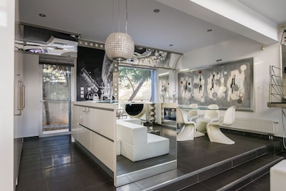 Villa BOND with Private Swimming Pool