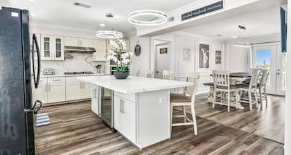 Luxury Beach Estate Ocean view, Pool, 360° Deck & Beach Access