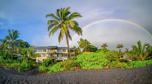 Oceanview Condo in Hana-Let the ocean lull you to sleep