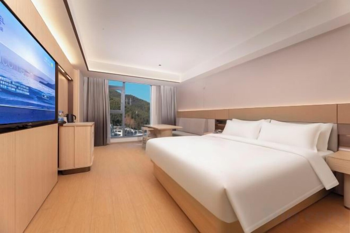 Premier Smart Room (Double Bed)