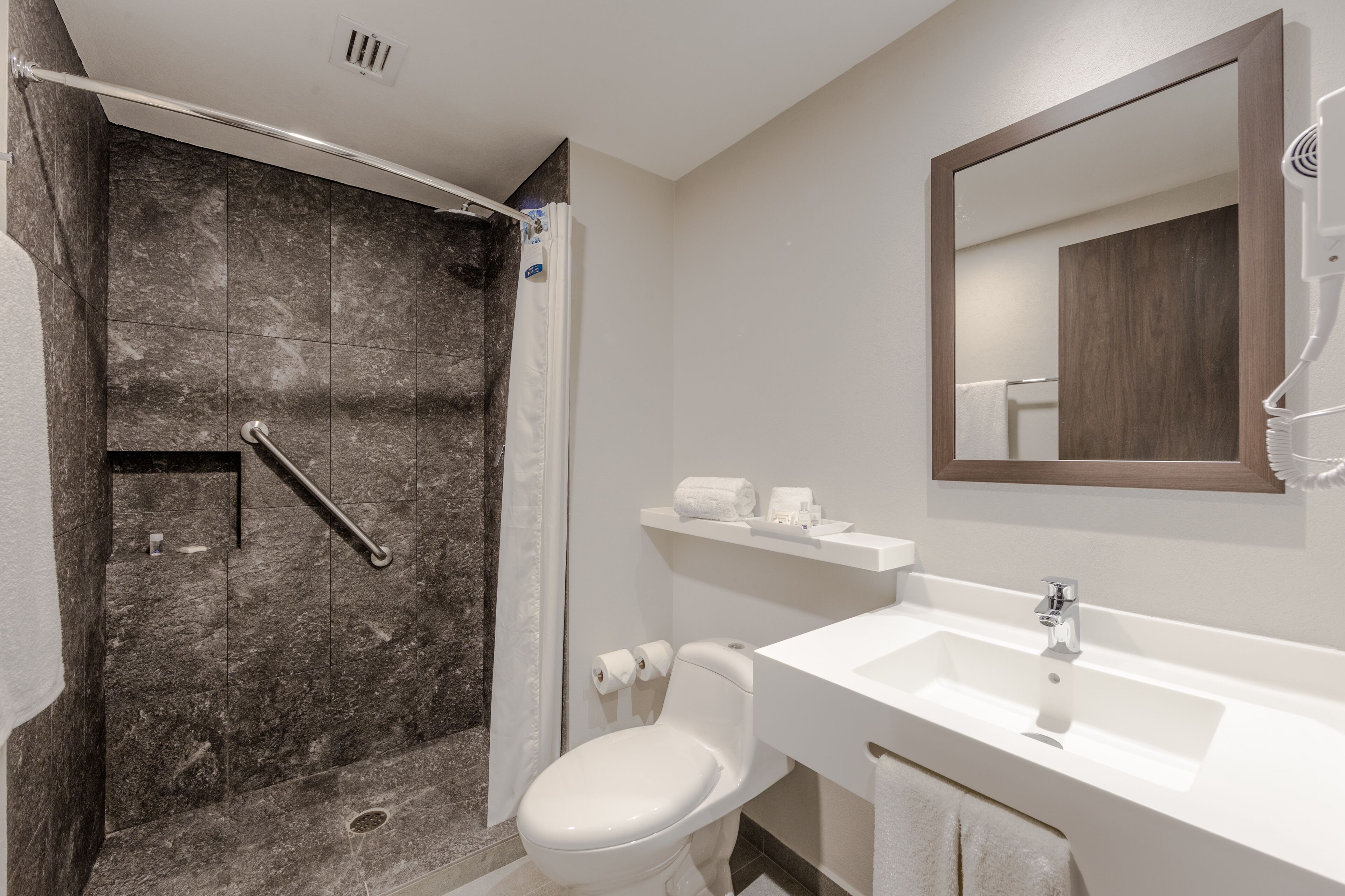 shower, rainfall showerhead, free toiletries, hair dryer