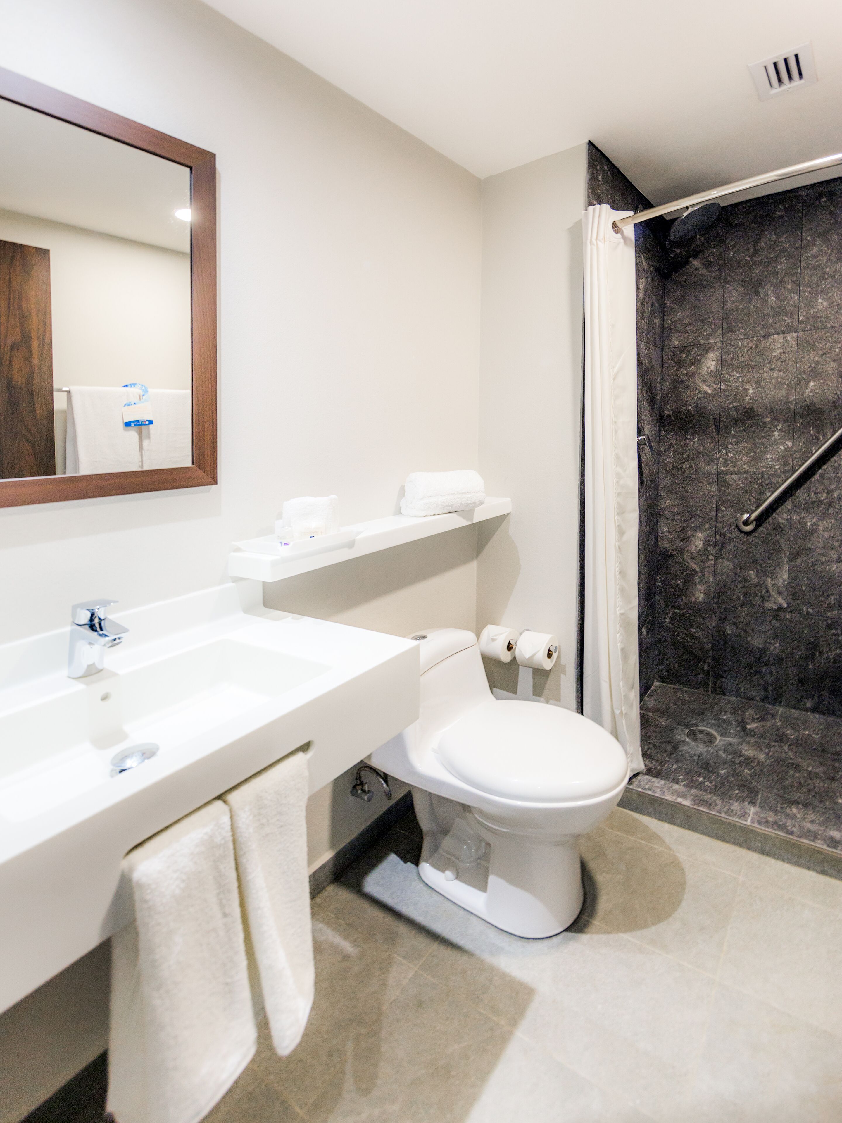 shower, rainfall showerhead, free toiletries, hair dryer